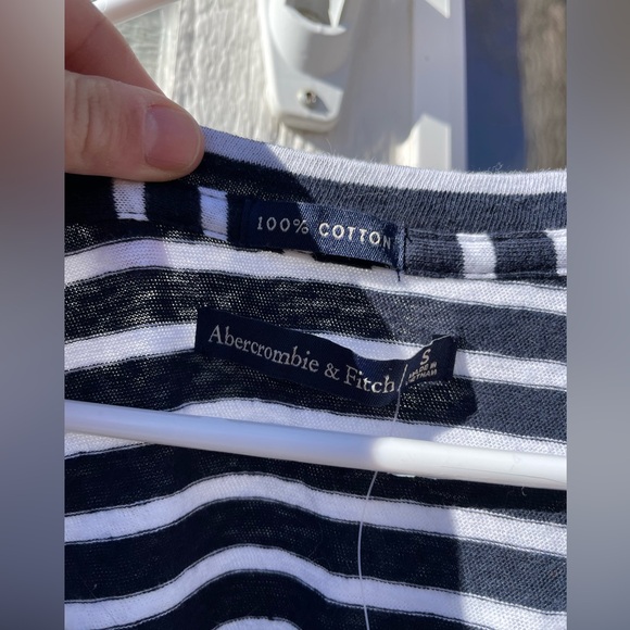 Abercrombie & Fitch Top NWT - Picture 2 of 4